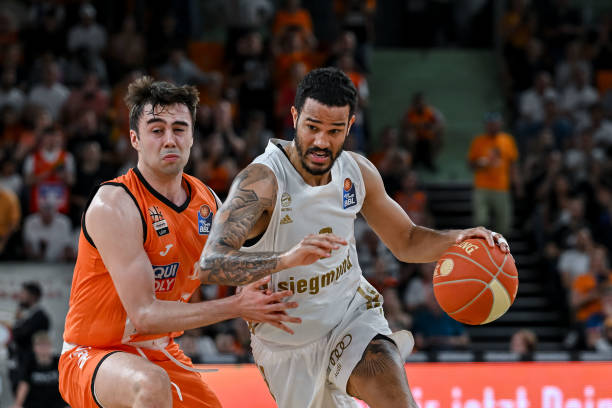 的推动下 的推动下